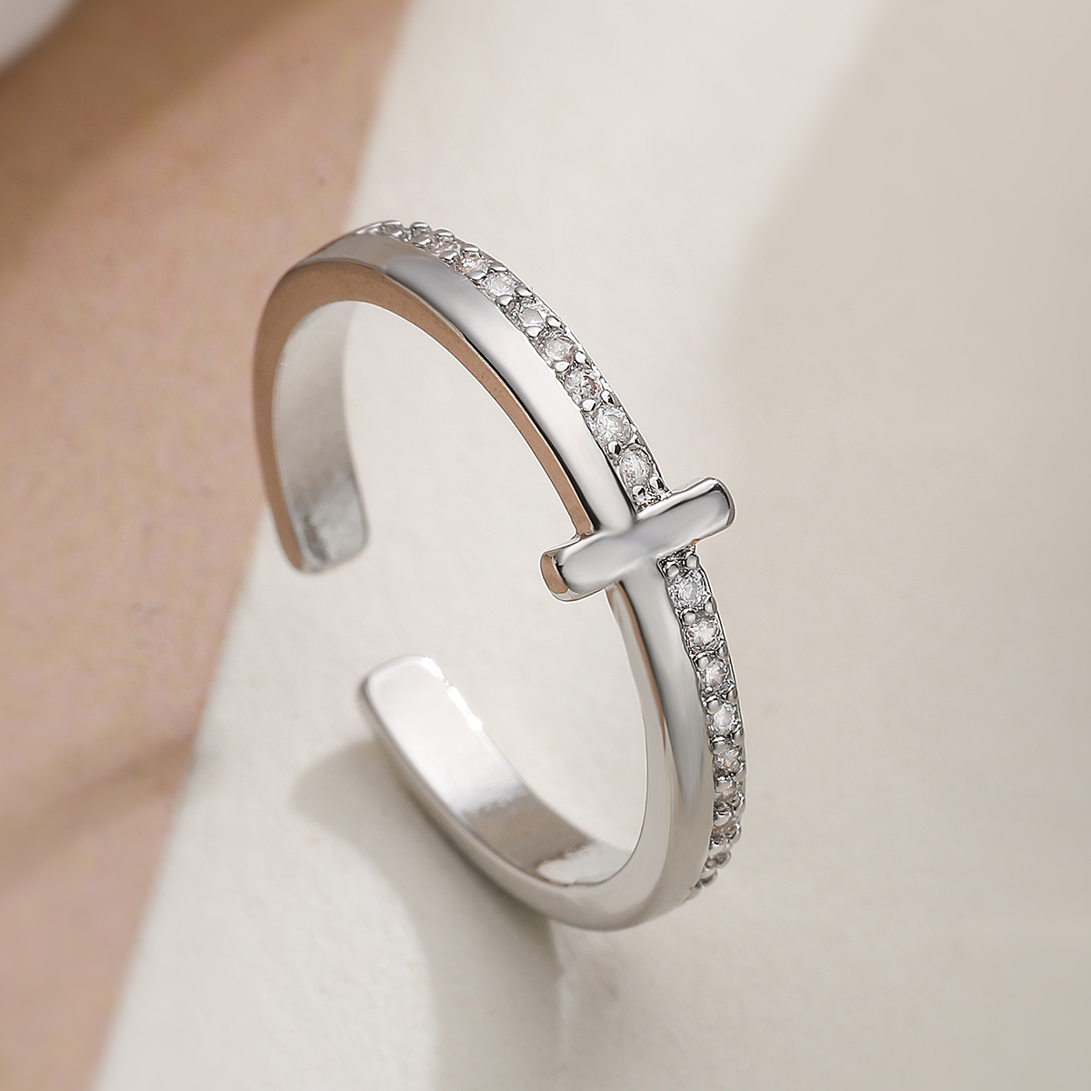 Brass Cross Zircon Open Cuff R - Minimalist Ring Stackable บทวิจารณ์และราคา