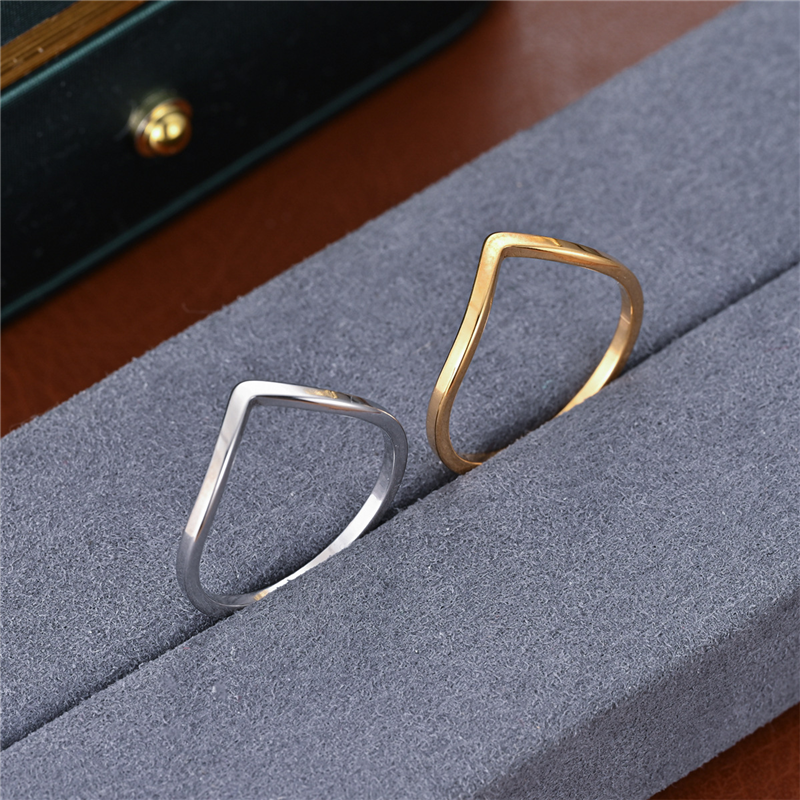 Minimalist Irregular Chevron V - Minimalist Ring Stackable บทวิจารณ์และราคา